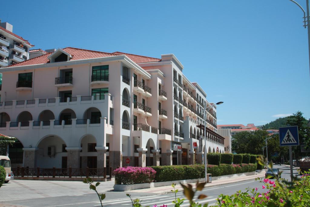 Baohong Hotel Sanya.jpg